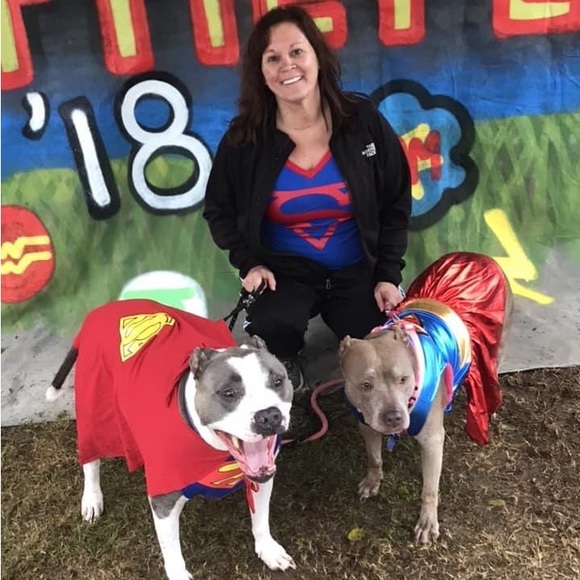 ๐ฆIโm Stefani & thanks for stopping by my closet๐ฆ - Picture 9 of 16